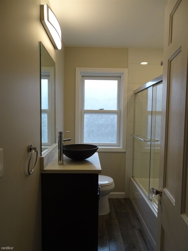 Foto del edificio - 4 br, 1.5 bath Duplex - 2400 Ashurst Road ...