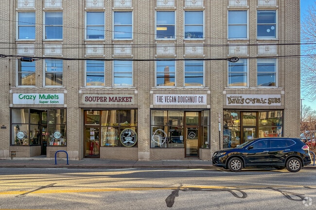 Grab a bite to eat at local restaurants in Lakewood.