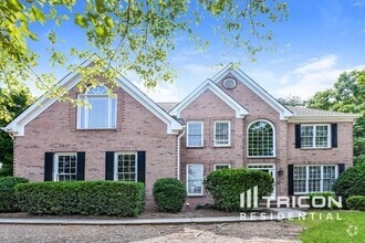 Building Photo - 5005 Wiltshire Ln
