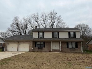 Building Photo - 2006 Lancaster Ave SW