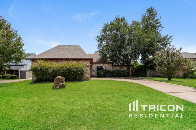 Building Photo - 7411 Las Brisas Dr