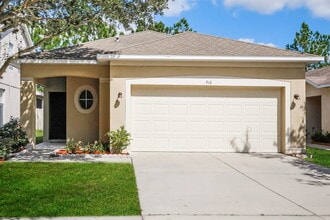 Building Photo - 910 Larwood Pine Dr