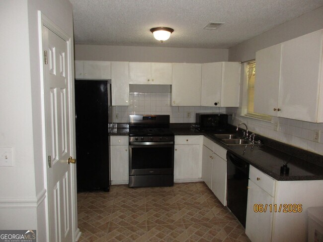 Foto del edificio - 2931 Ward Lake Way