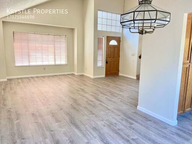 Foto del edificio - Wonderful American Canyon home on corner lot