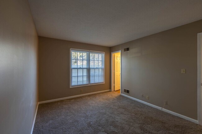 Foto del edificio - 2 br, 2 bath House - 622 Cambridge Station Rd
