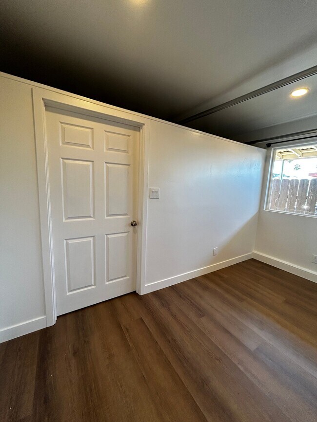Foto del edificio - 3322-24 Clairemont Mesa Blvd
