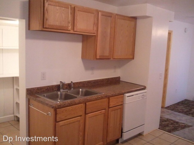 Foto del edificio - 332 N 21st Ave W