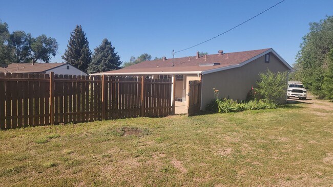 Foto del edificio - Large Security rancher on over a half acre...
