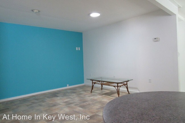 Building Photo - 2 br, 2 bath House - 1103 Petronia Street