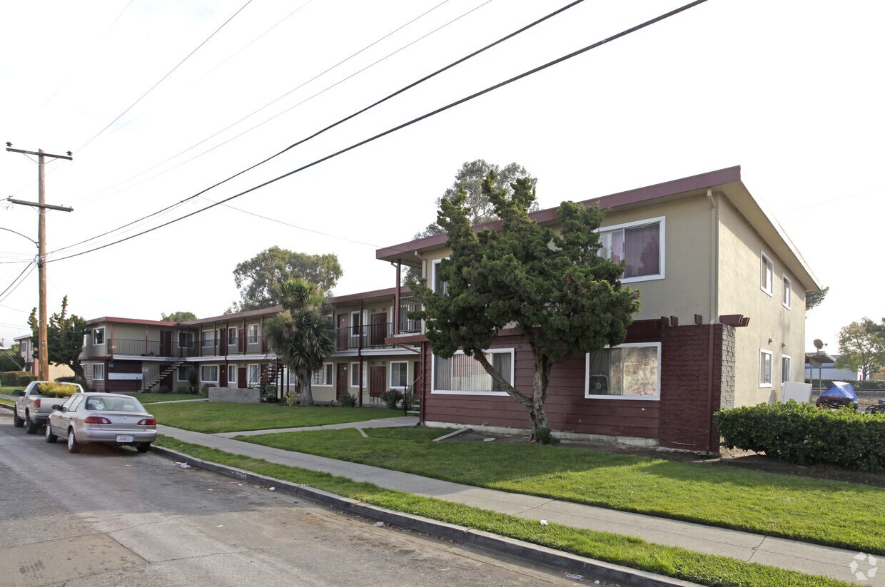 Foto del edificio - 5424 Saint Mark Ave