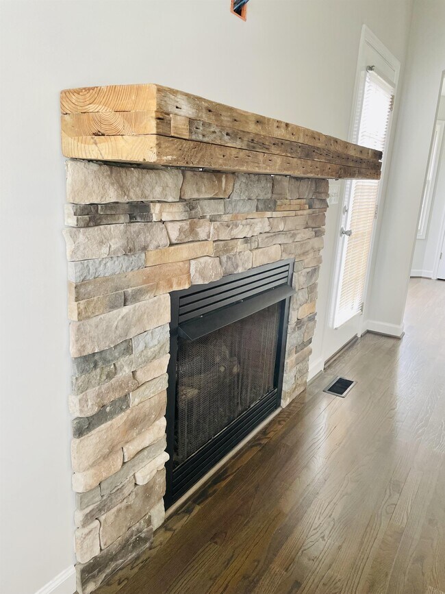 Building Photo - 1091 Cossman Ct