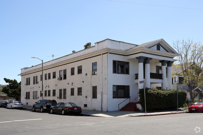 Building Photo - 1400 Albany St