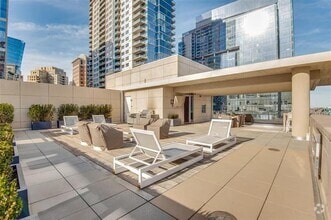 Building Photo - 2025 Woodall Rodgers Fwy