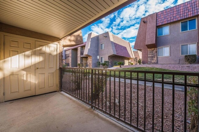 Building Photo - 24 Hour Guard Gated Community - Bella Vita