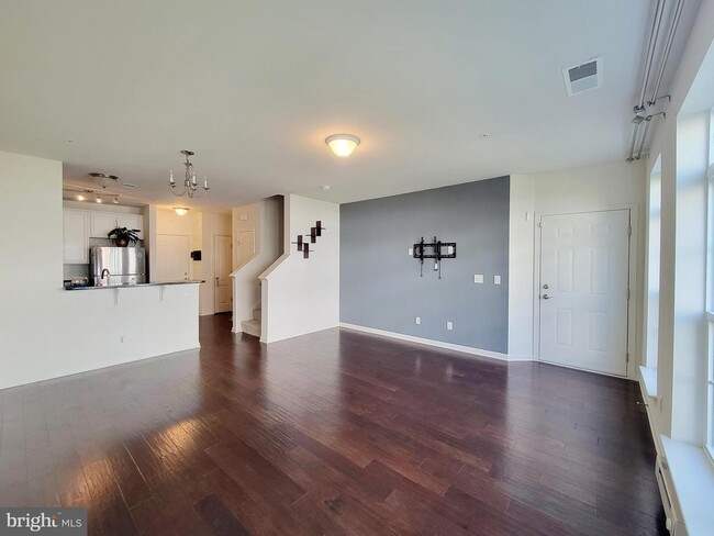 Building Photo - 17026 Beveridge Dr