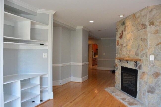 Living R - 944 T Street NW