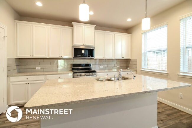 Foto del edificio - 9813 Falling Fern Ln