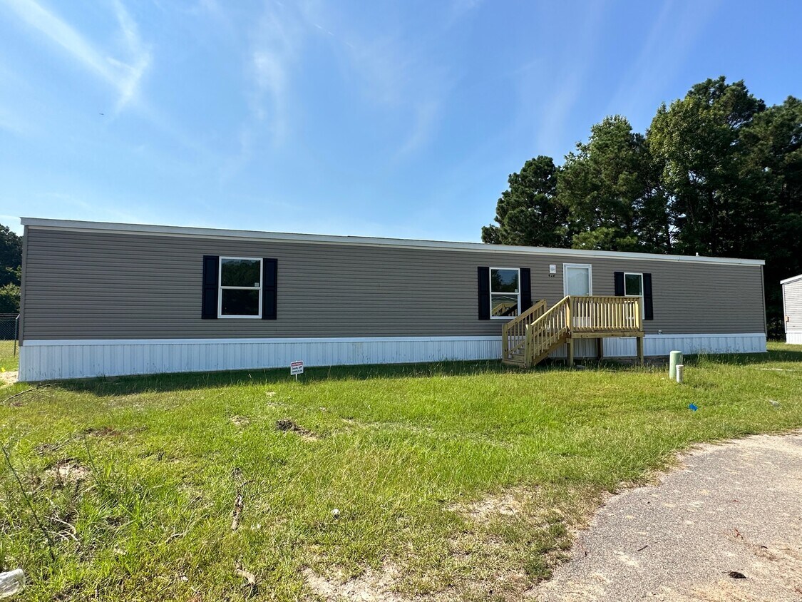 418 Chloe Cir, Timmonsville, SC 29161 House Rental in Timmonsville