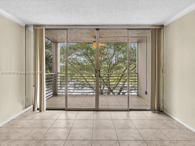 Foto del edificio - 9311 Orange Grove Dr