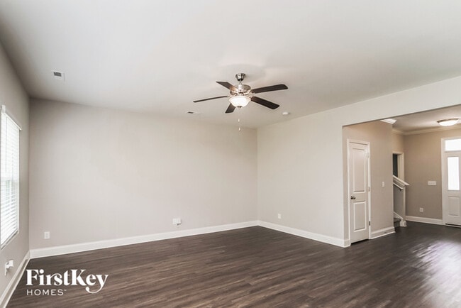 Building Photo - 9216 Evans Creek Ct