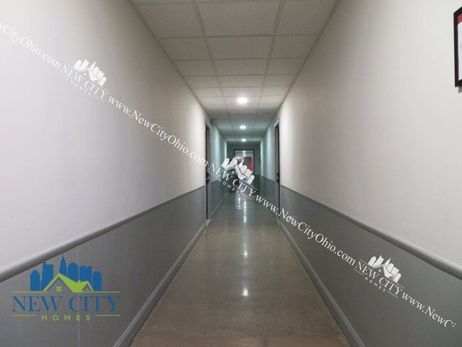 Foto del edificio - 2085 Building - New Rennovated 1 & 2 bedrooms starting at $989!