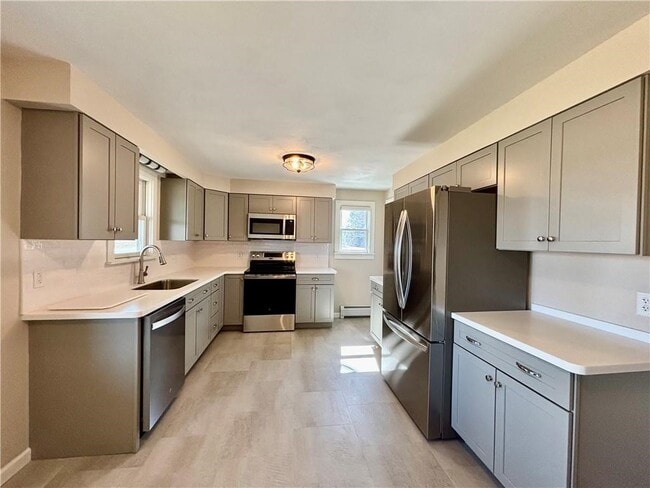 Building Photo - 5667 Dunning Ave