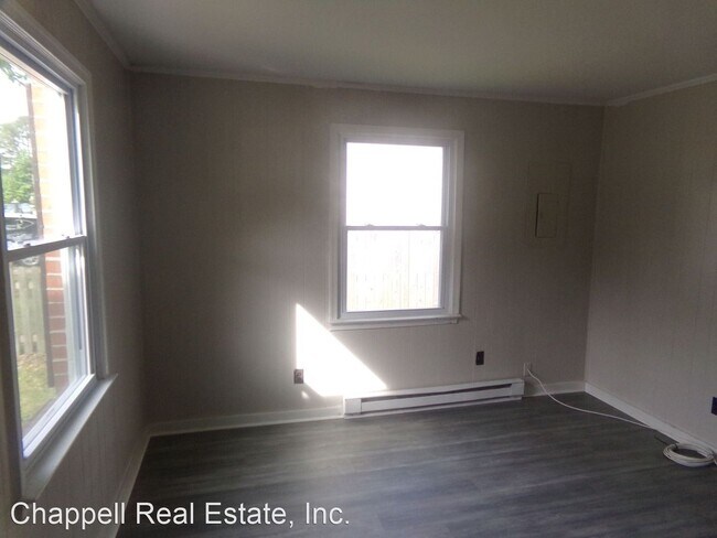 Building Photo - 2 br, 1 bath House - 2103B Cloverdale Ave.