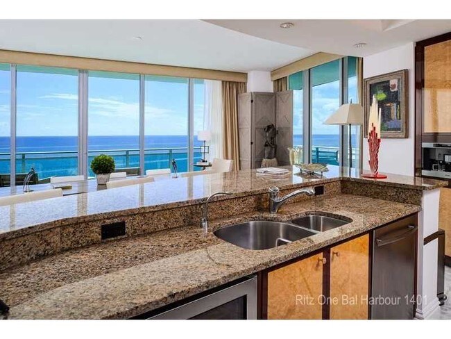 Foto del edificio - 10295 Collins Ave