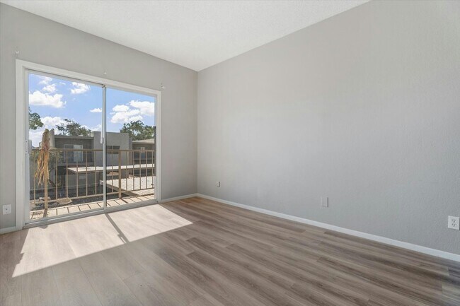 Foto del edificio - 2814 E Marconi Ave