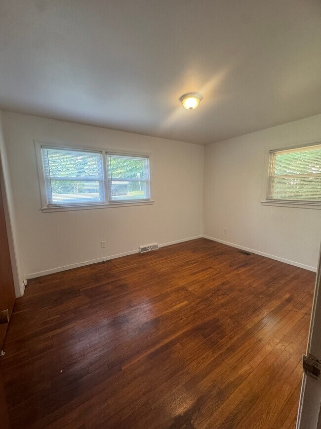 Building Photo - 3001 Depaul Ct