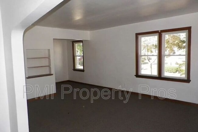 Building Photo - 3630 W Nash St