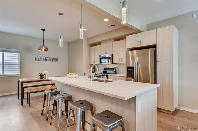 Building Photo - LOCATION LOCATION!! Newly constructed town...
