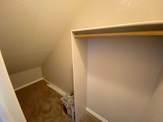 Foto del edificio - East El Paso LARGE 4bed/2.5bath Refrig A/C!