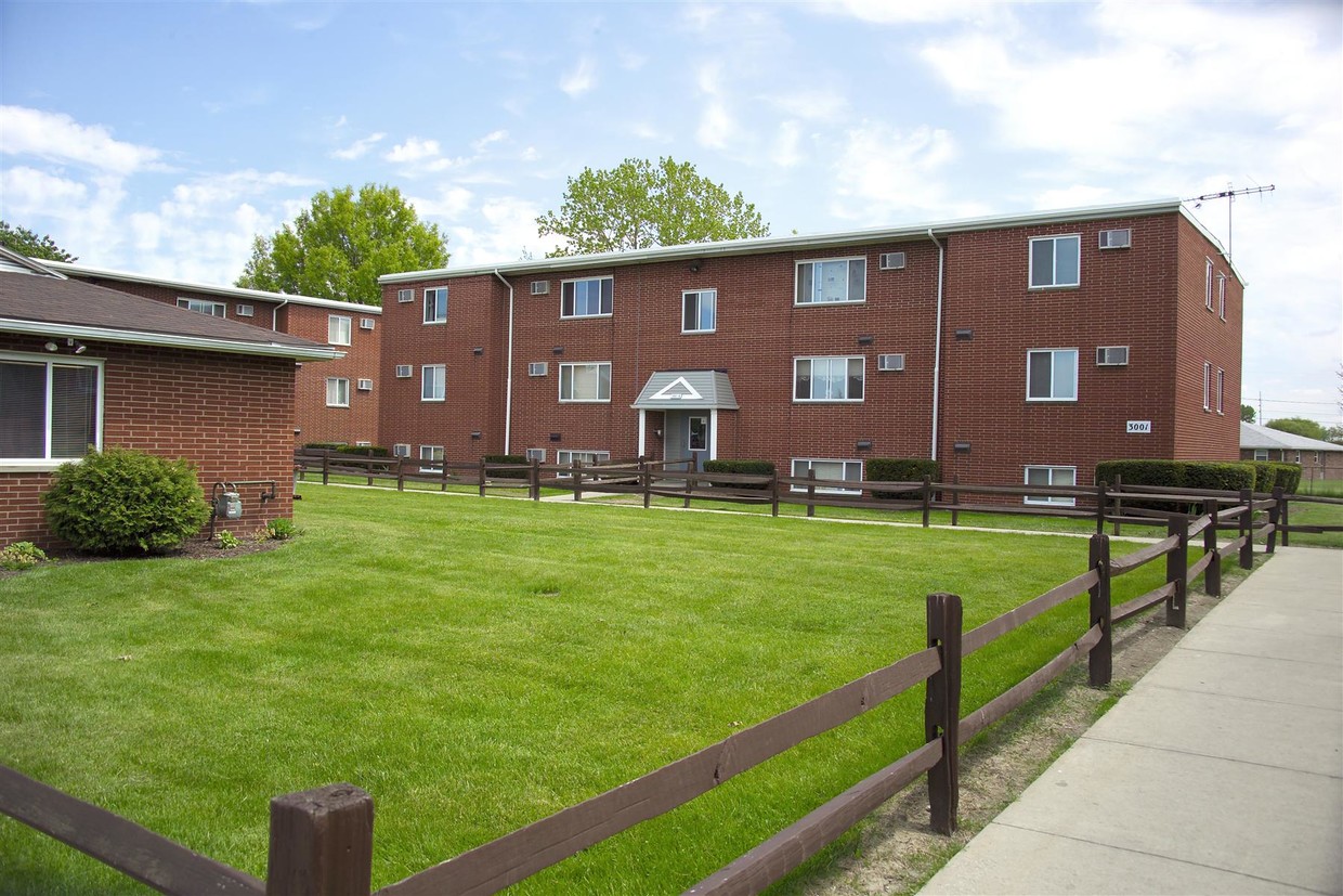 Foto del edificio - Westgate Gardens Apartments