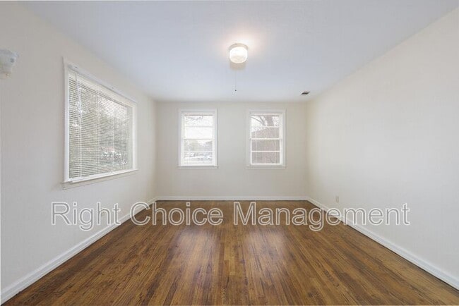 Foto del edificio - 2940 Blan St