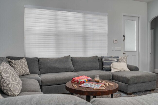 Foto del edificio - 7412 Soiree Way