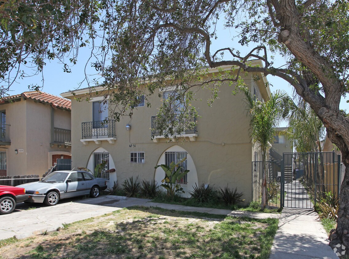 Primary Photo - 4251 Marlborough Ave