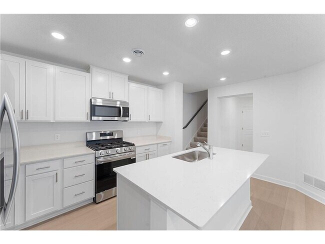 Building Photo - Brand New, New Construction! 3 Bed/2.5 Bath Townhouse- Available Now!