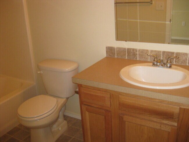 Building Photo - 6235 W Tierra Ln