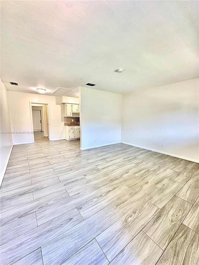 Building Photo - 1821 N 17th Ct
