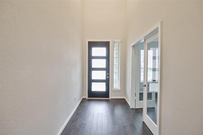 Building Photo - 28011 Clapton Path