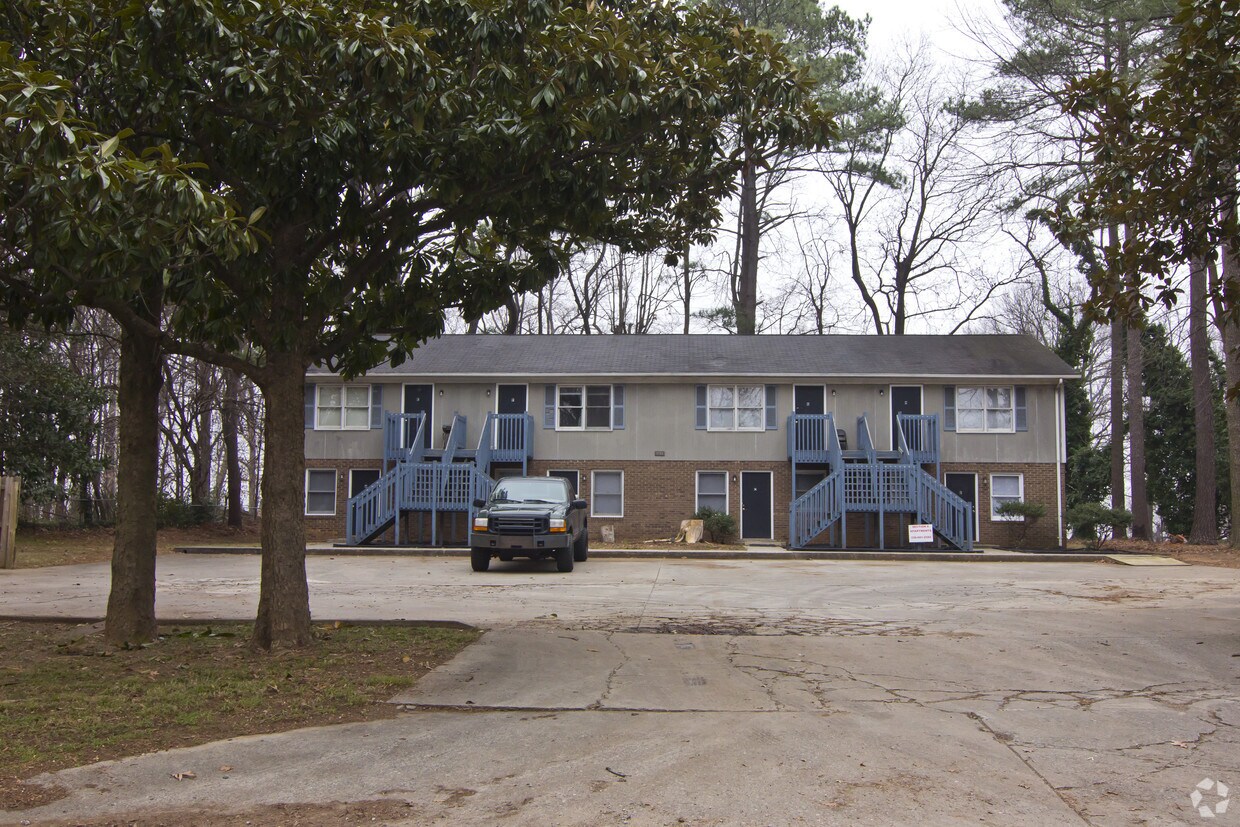 McArthur Apartments Apartments in Greensboro, NC