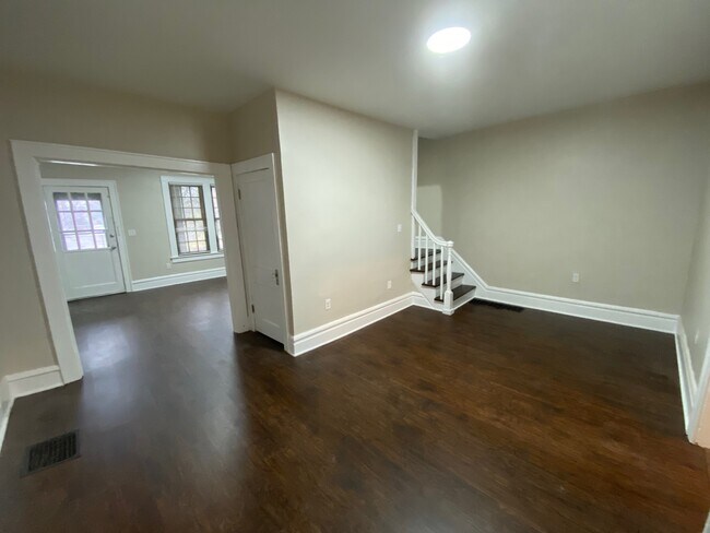 Building Photo - 644 S Champion Ave