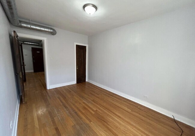 Foto del edificio - 4336 W Lawrence Ave