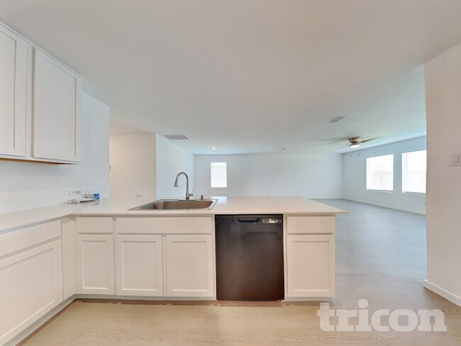Building Photo - 1837 Kiwi Dr