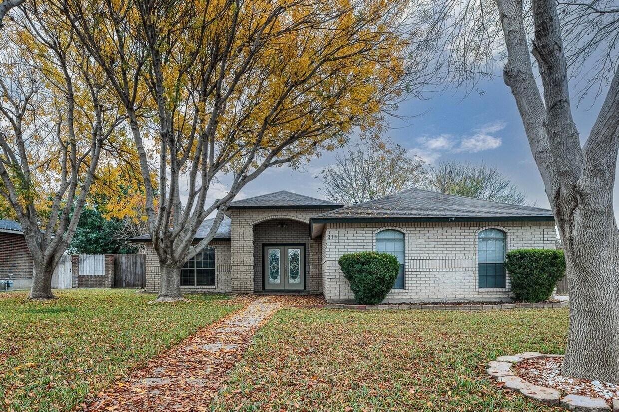 214 White Feather Trail, Del Rio, TX 78840 House Rental in Del Rio, TX