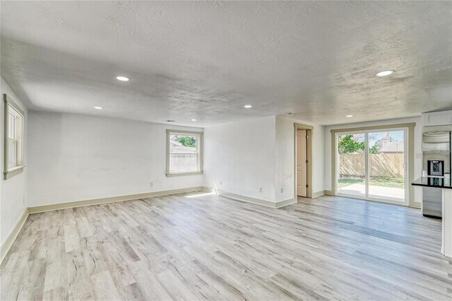 Foto del edificio - 1300 Melonwood Ave