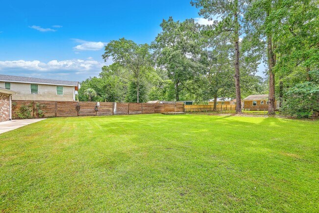 Building Photo - Available Now: Brick Ranch in West Ashley's Church Creek