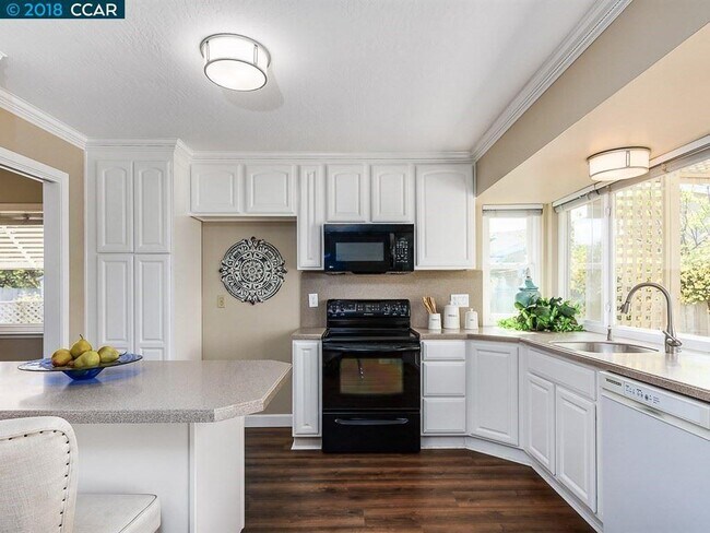 Foto del edificio - 7796 Woodren Ct