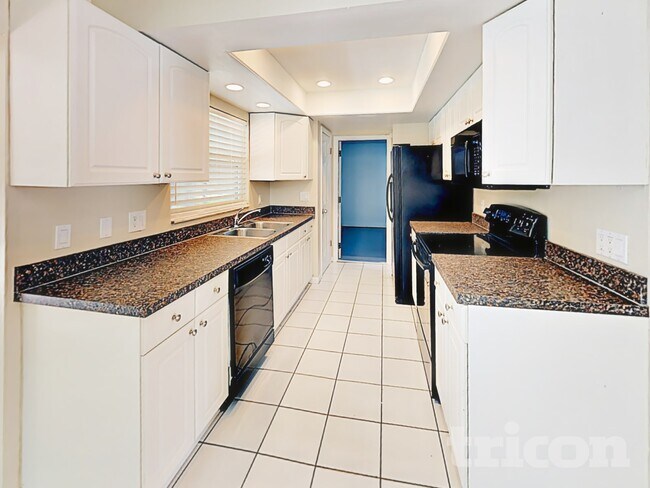 Building Photo - 120 N Alderwood St